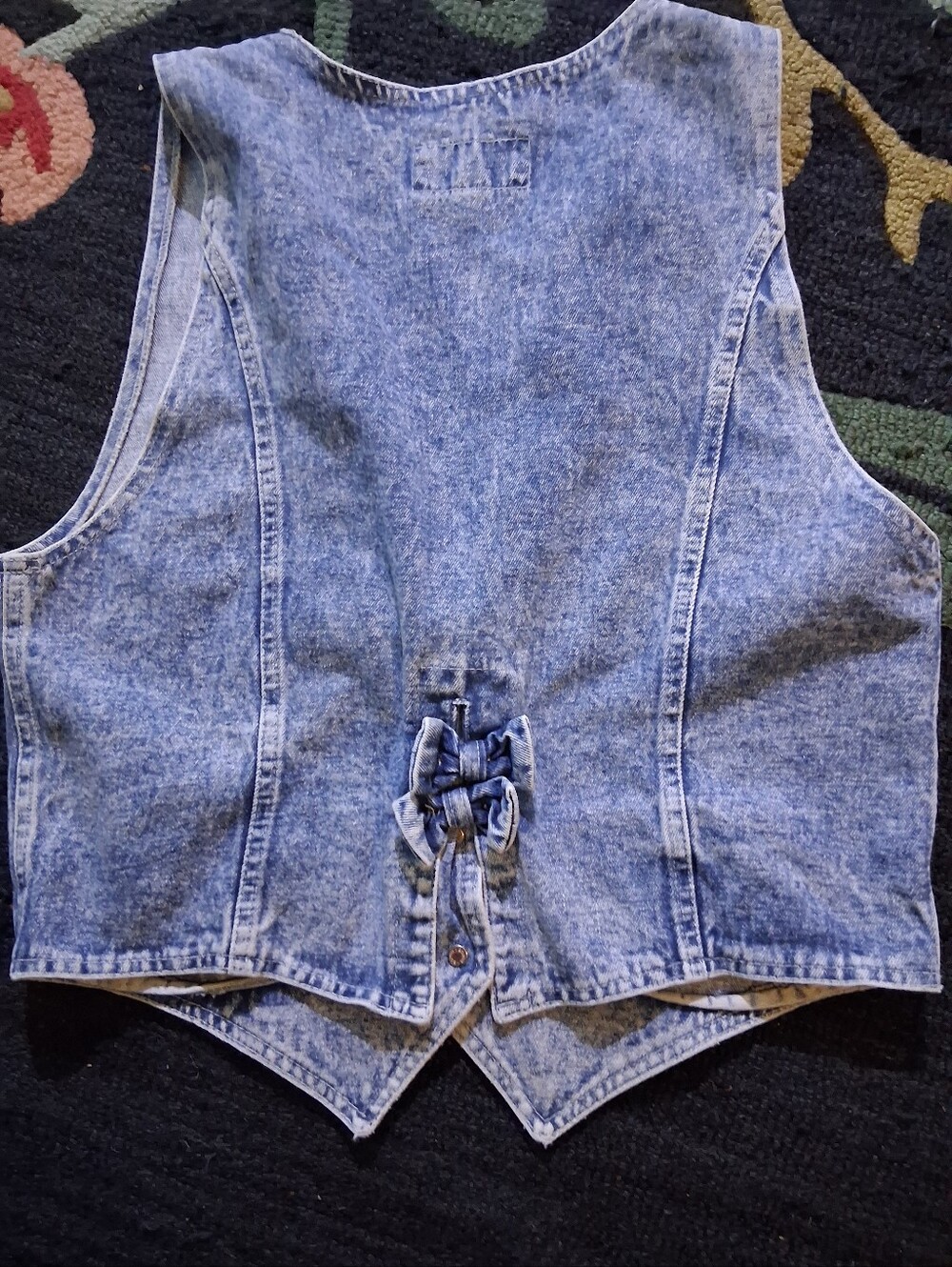 1980s Vintage Women’s Acid Wash Denim Vest - Blue With Bows. See Measurments